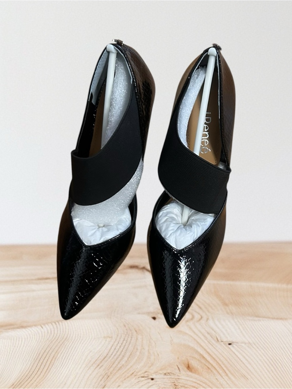 NWT J. Renee Miara Black Reptile print shoes Size 7 M